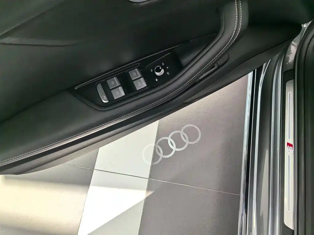 Audi A4L 2024 40 TFSI Luxury Dynamic фото 6