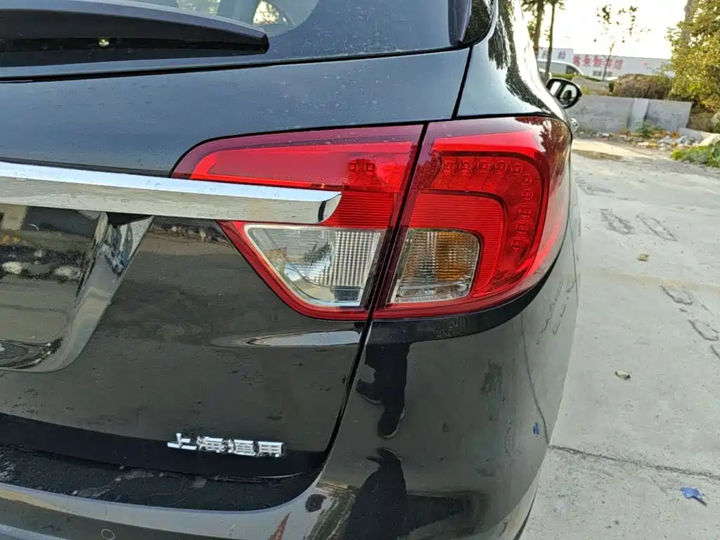 Фото 8 - Buick Envision Plus