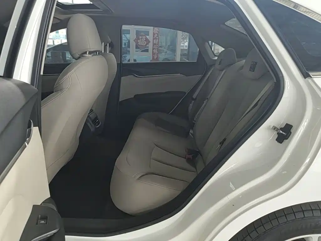 Фото 17 - Buick Excelle