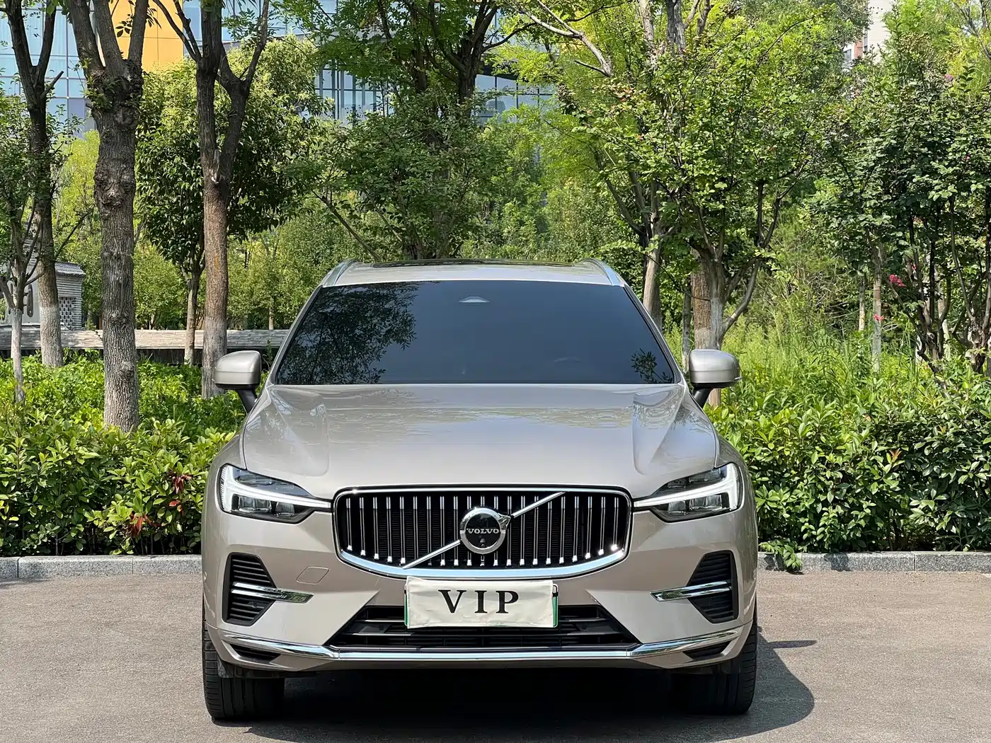 2025 Volvo XC60 Plug-in Hybrid