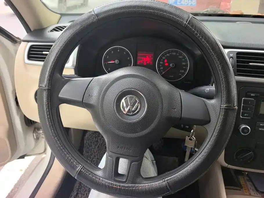 Volkswagen Bora 2012 2012 1.6L Manual Fashion Model