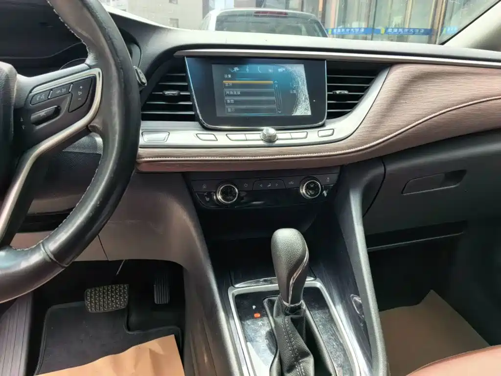 Фото 13 - Buick GL6