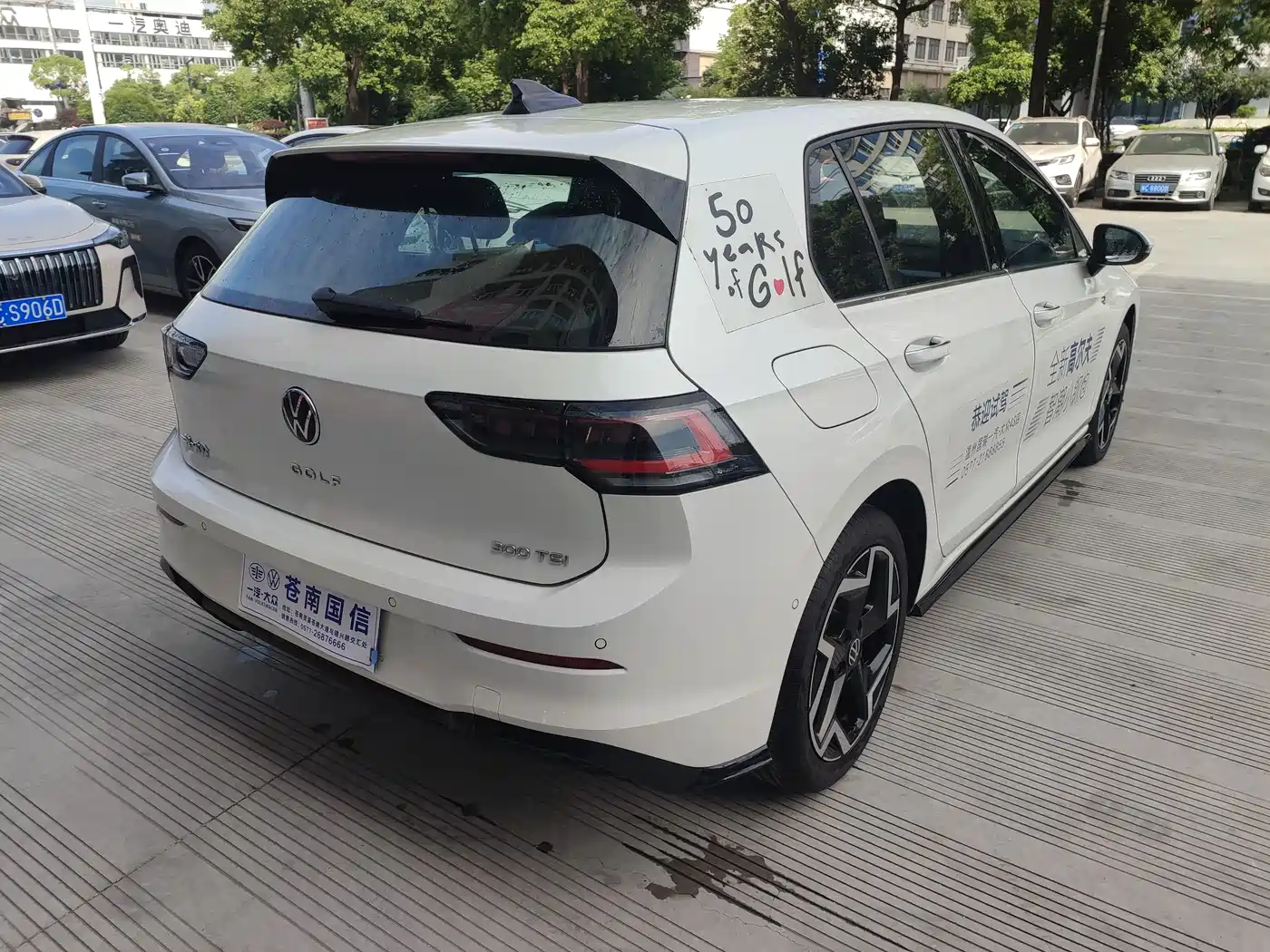 Volkswagen Golf 2025 Facelift 300TSI R-Line фото 10