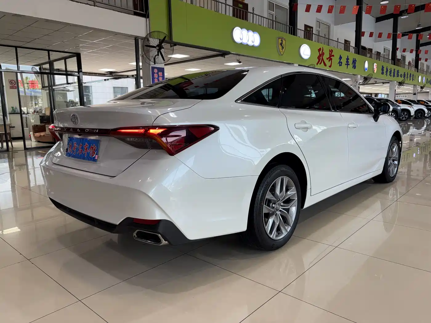 Toyota Avalon 2019 2.0L Progressive Edition (China VI) фото 12