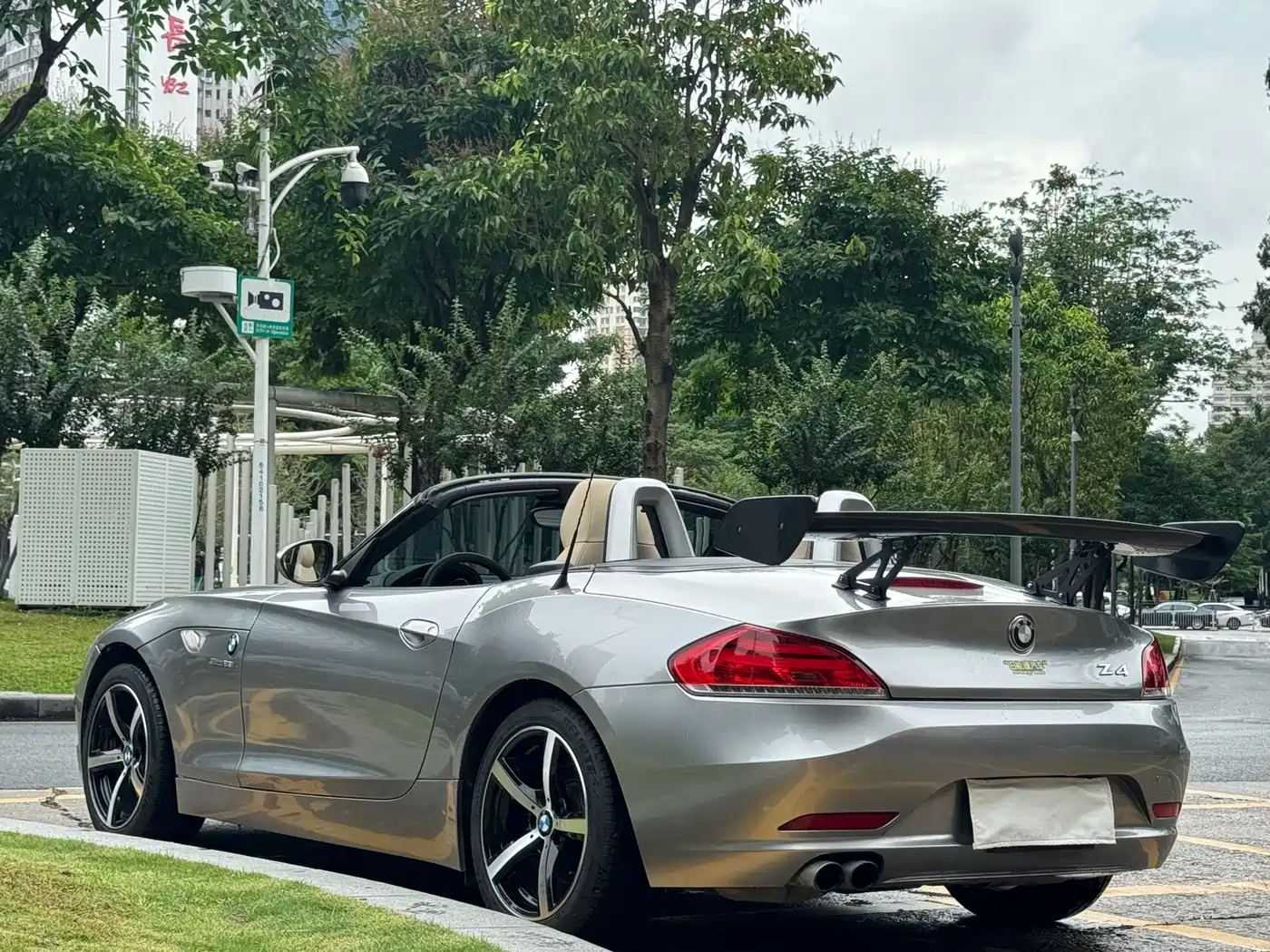 BMW Z4 2011 sDrive23i Flame Limited Edition фото 15