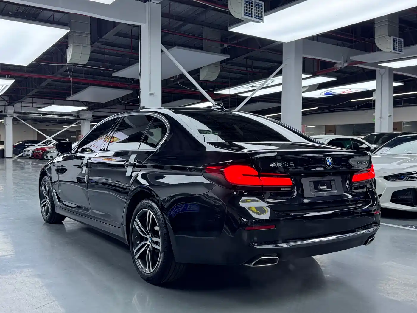 BMW 5 Series 2023 530Li Leading Luxury Package фото 16