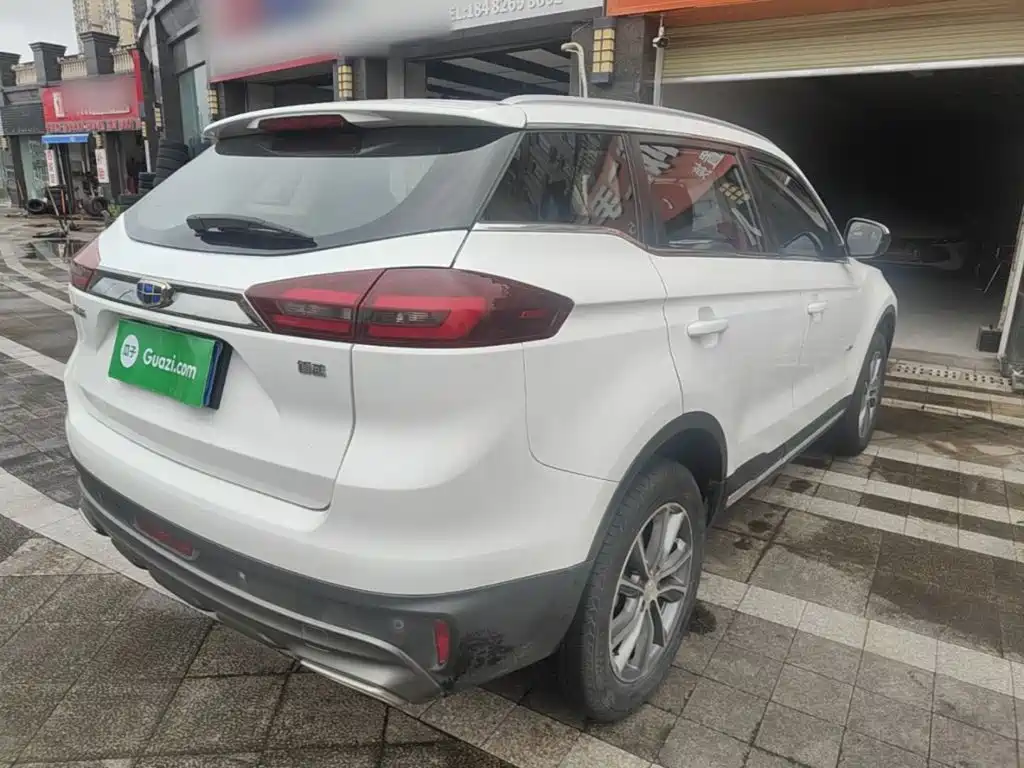Фото 7 - Geely Boyue