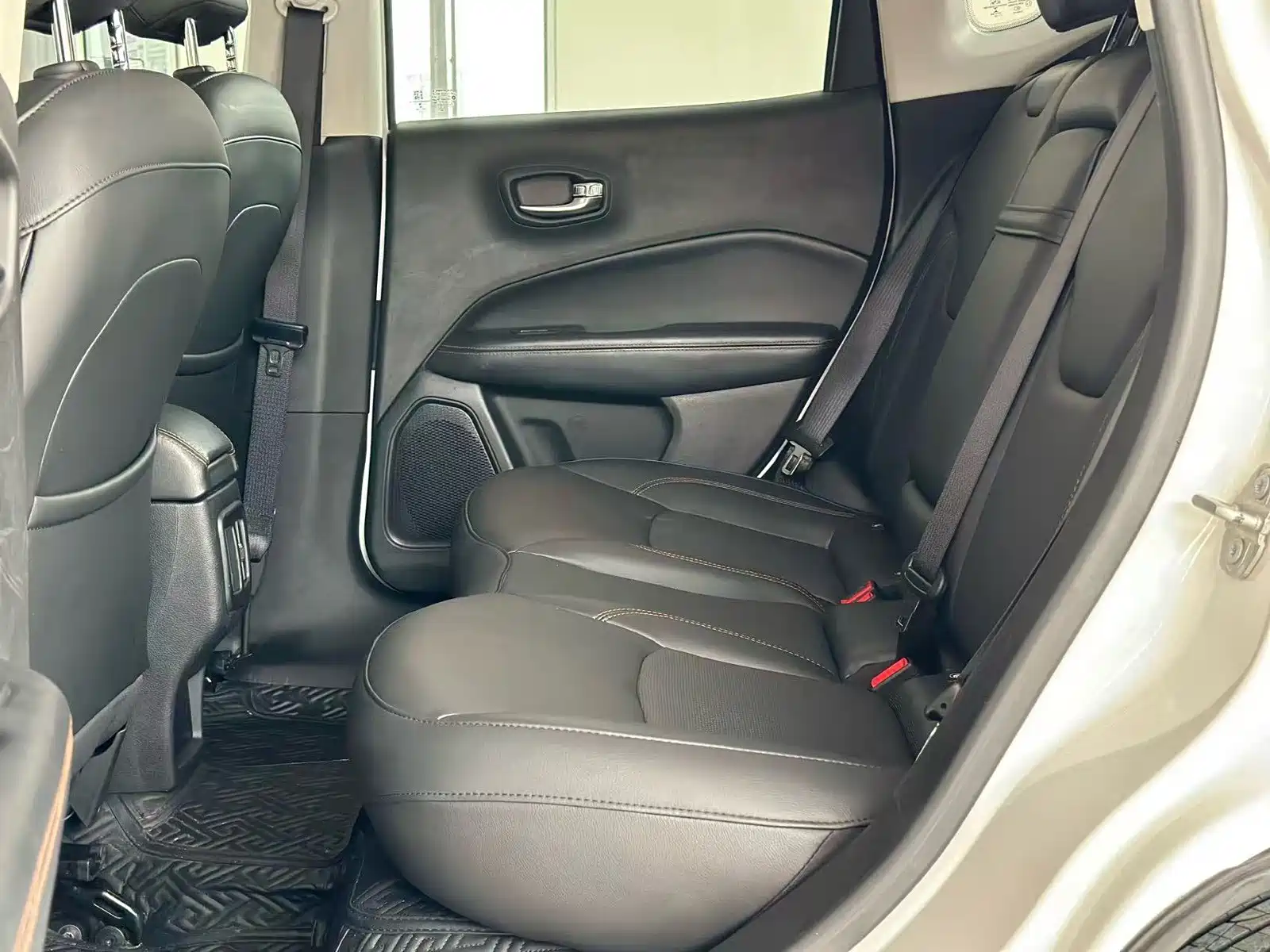 Фото 7 - Jeep Compass