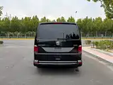 Photo 6 - Volkswagen Multivan