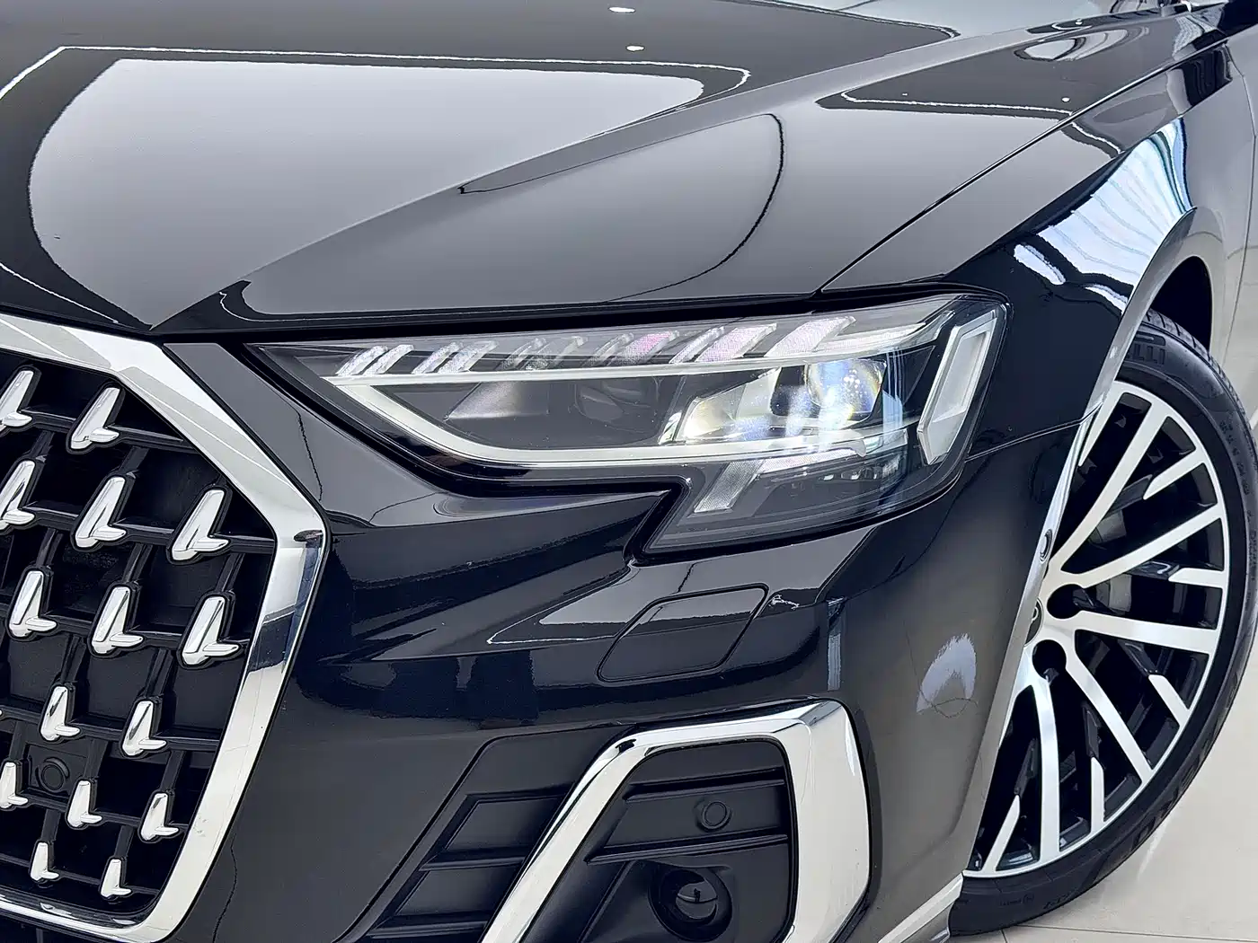 AUDI A8