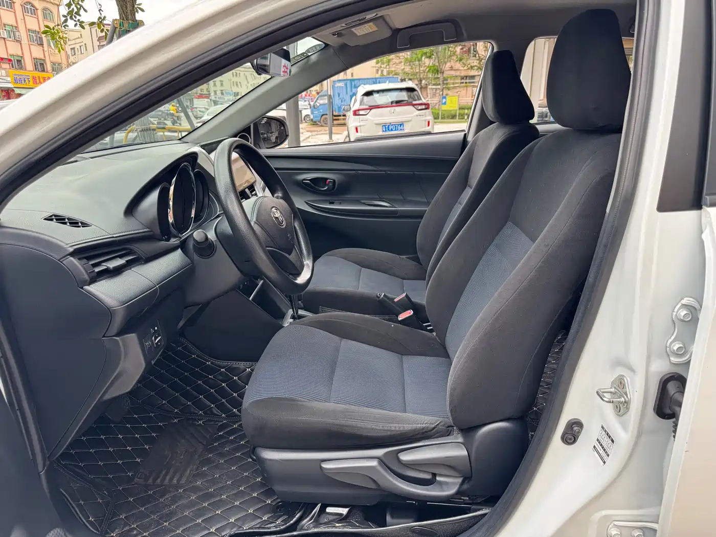 Toyota YARiS L Zhi Xiang 2019 1.5E CVT Charming China VI фото 9