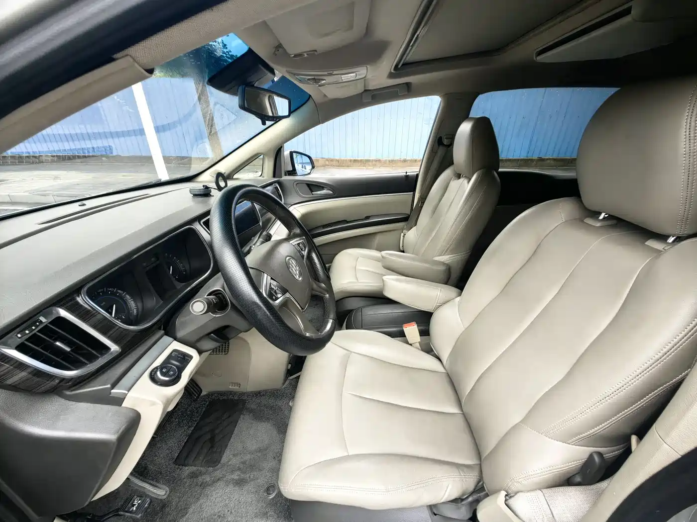 Buick GL8 2011 3.0L GT Luxury Business Elegance Edition фото 4