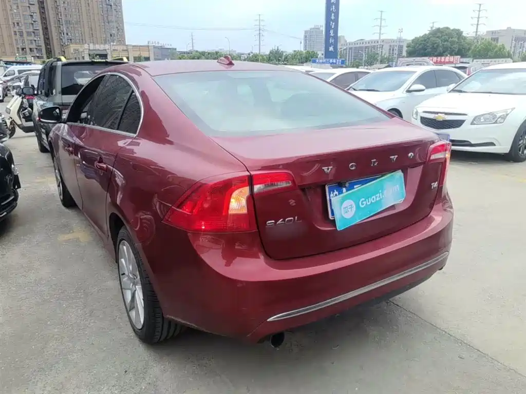 Фото 5 - Volvo S60