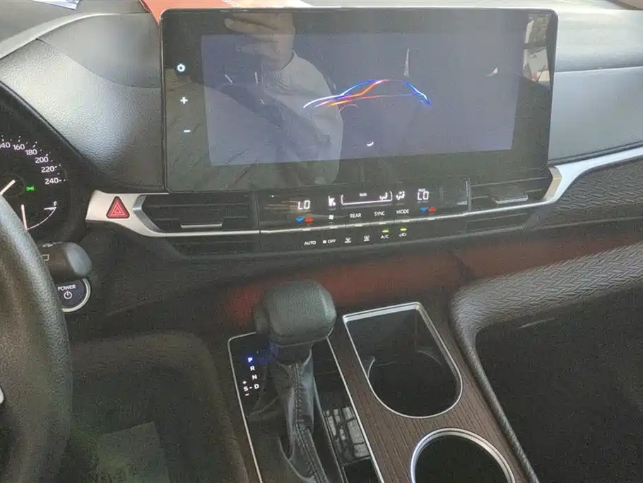 Toyota Sienna 2024 2.5L Hybrid Comfort Edition фото 13