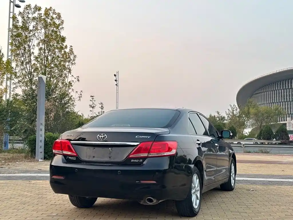 Photo 4 - Toyota Camry