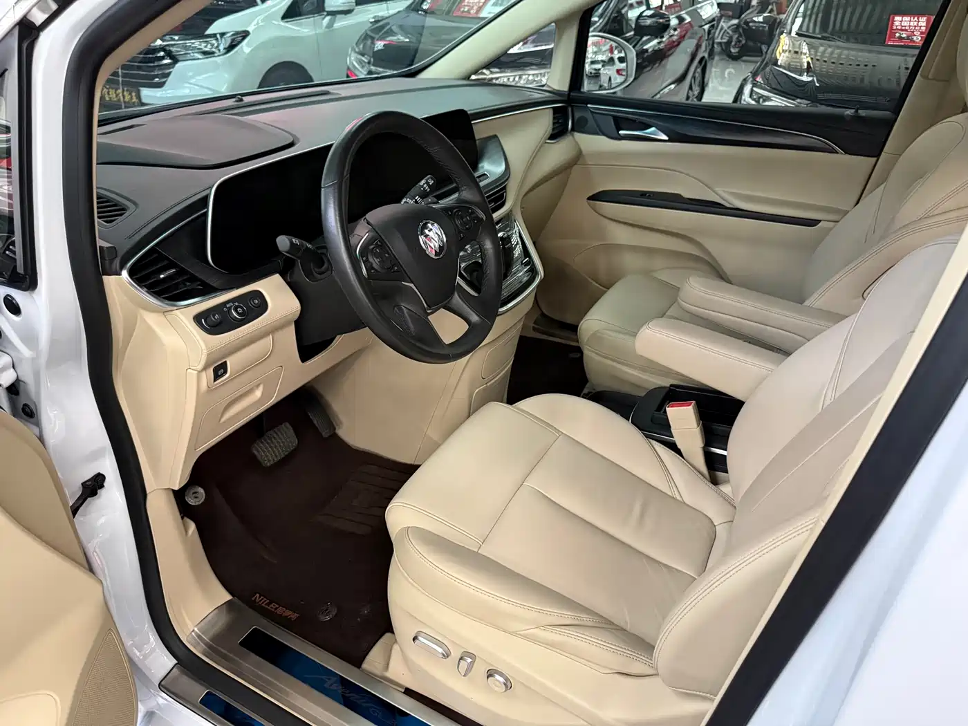 Buick GL8 2023 ES Landmaster Exclusive фото 4