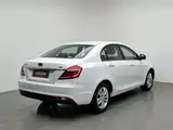 Photo 2 - Geely Emgrand