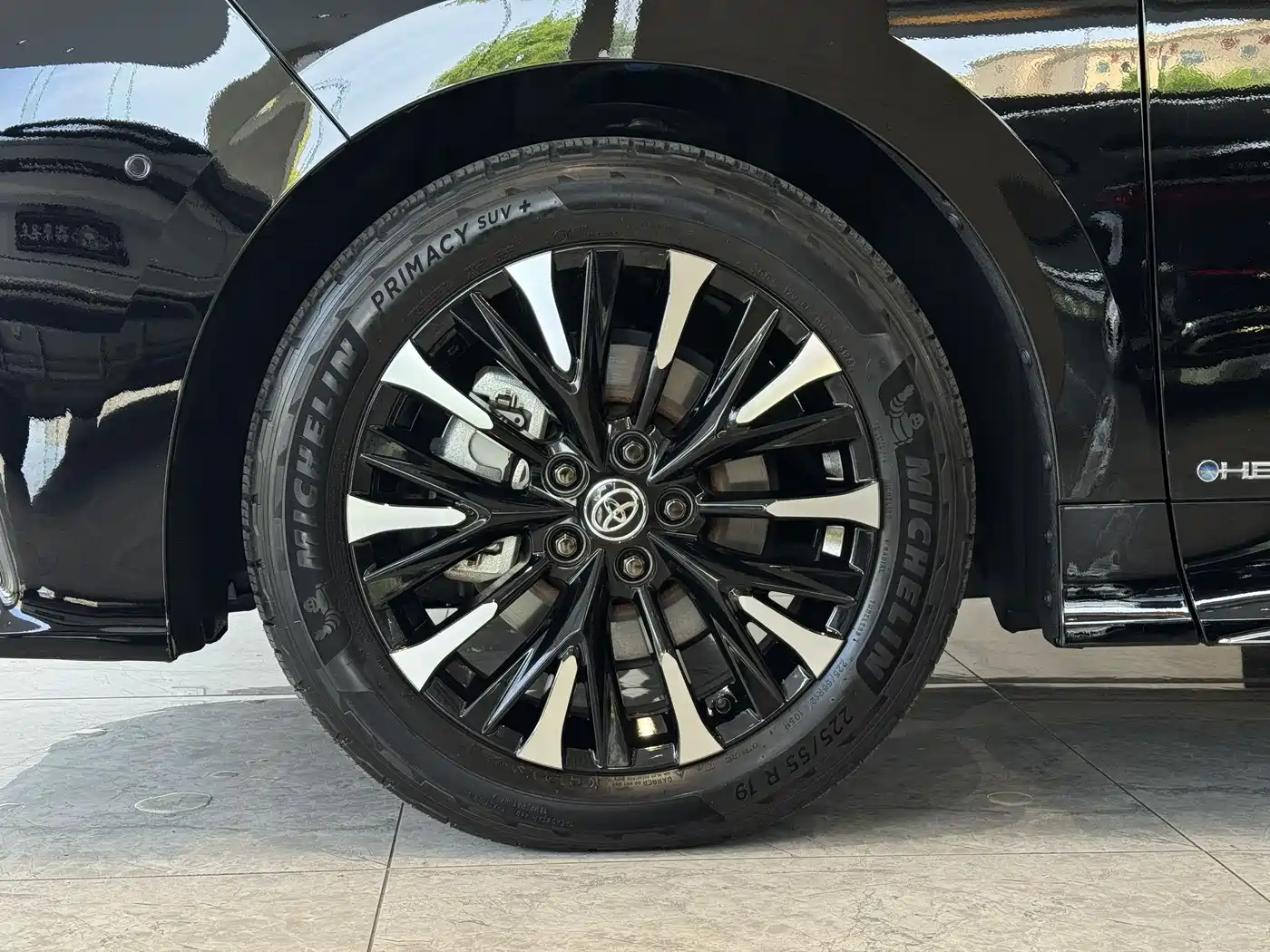 Toyota Alphard фото 5