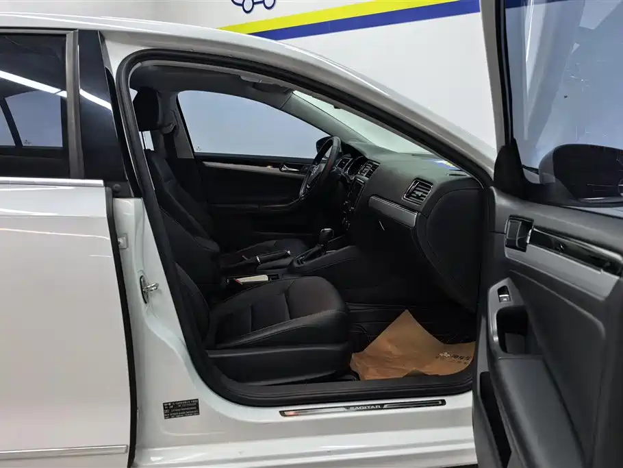 Volkswagen Sagitar 2018 280TSI DSG Comfort фото 8