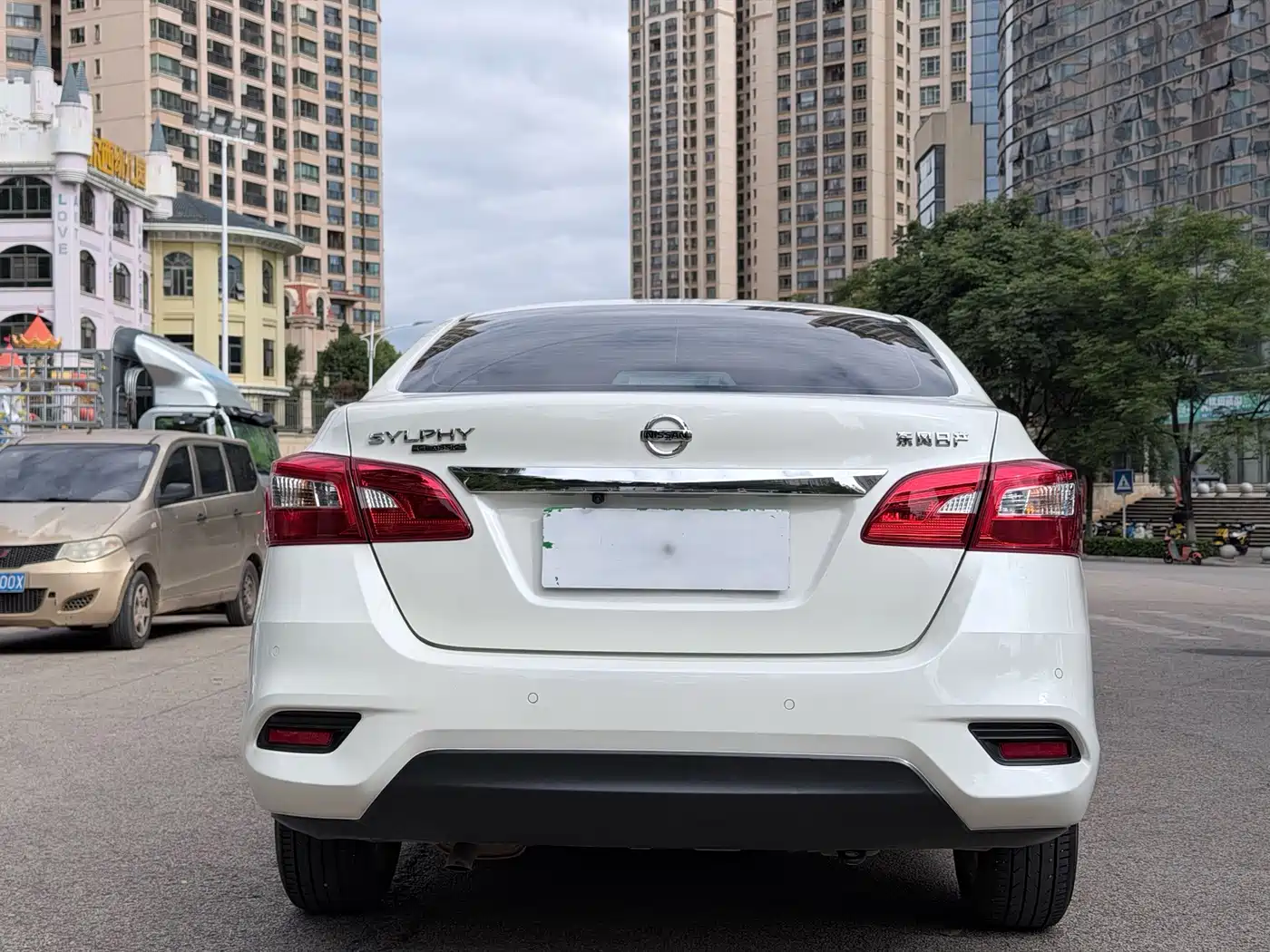 Фото 5 - Nissan Sylphy
