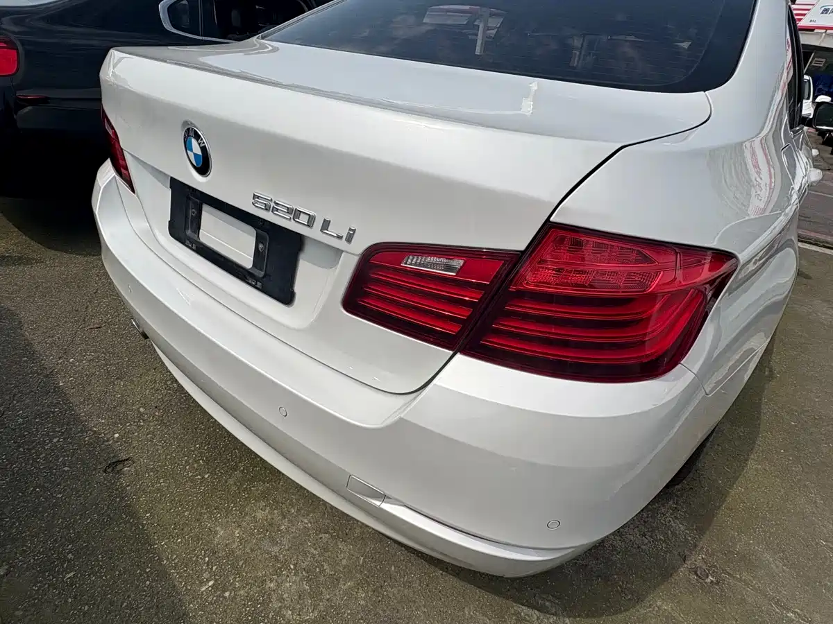 BMW 5 Series 2013 520Li Elegance фото 14