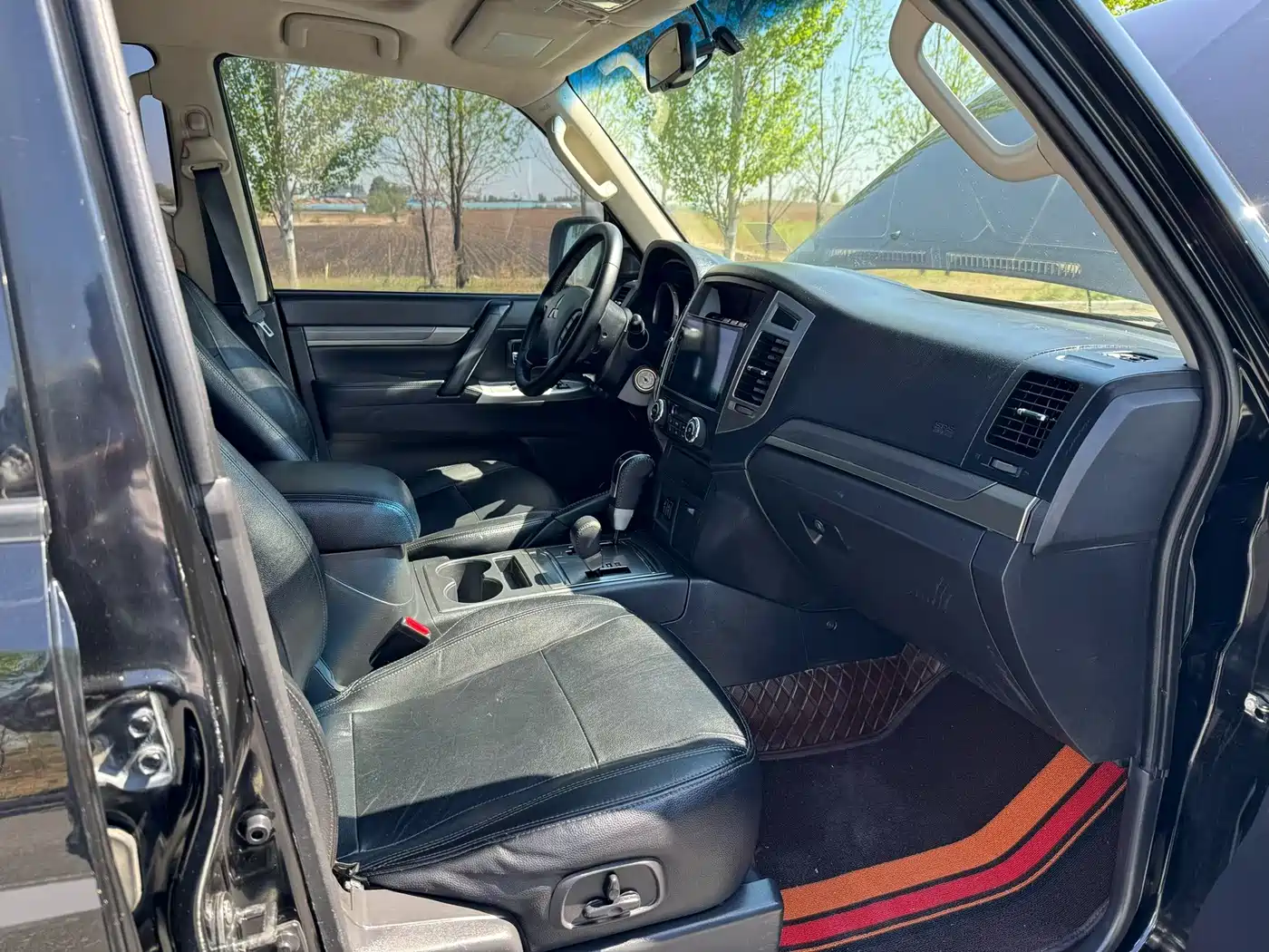 Mitsubishi Pajero (Import) 2016 3.0L Automatic Premium (China V) фото 6