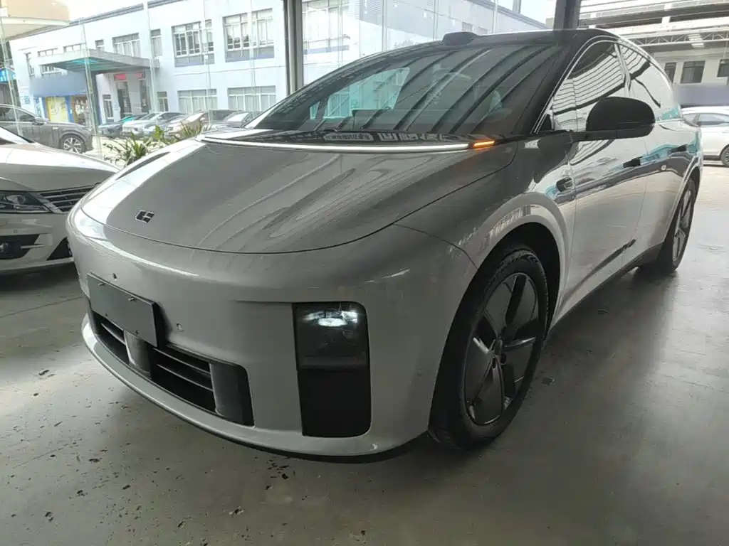 Li Auto i6 2025 2025 2WD Base Model