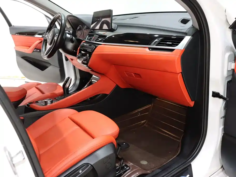 Фото 8 - BMW X2