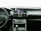 Фото 12 - Lexus IS