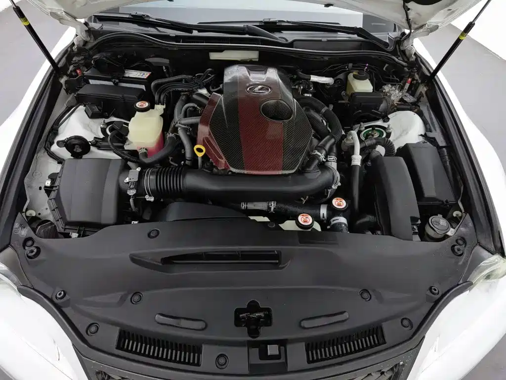 Фото 6 - Lexus IS