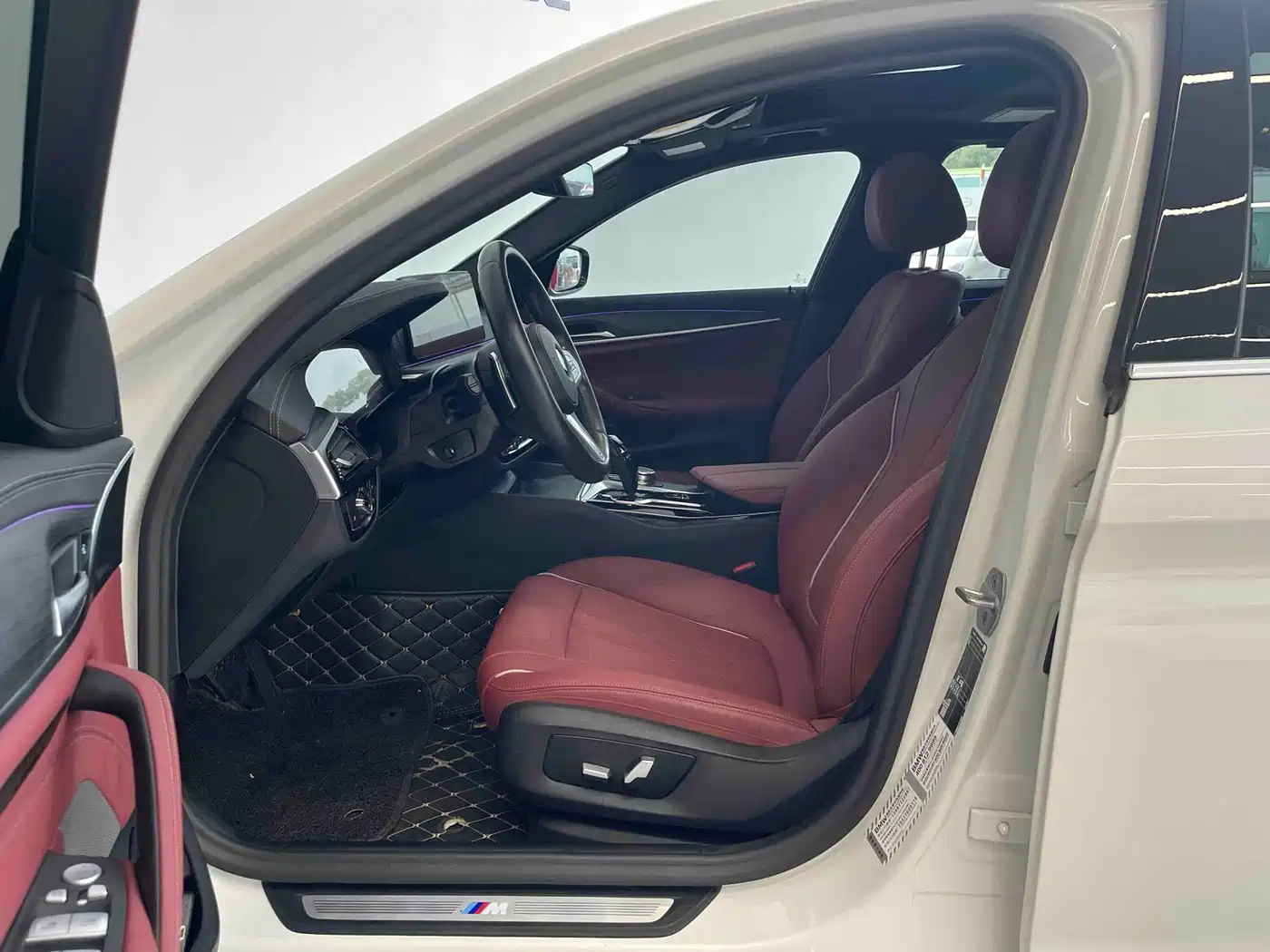 BMW 5 Series 2023 Facelift 530Li Leading M Sport Package фото 4