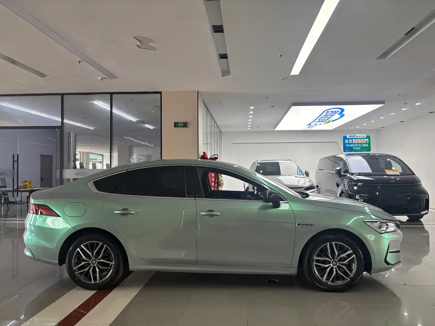 BYD Qin PLUS 2021 EV 500KM Luxury Model фото 4