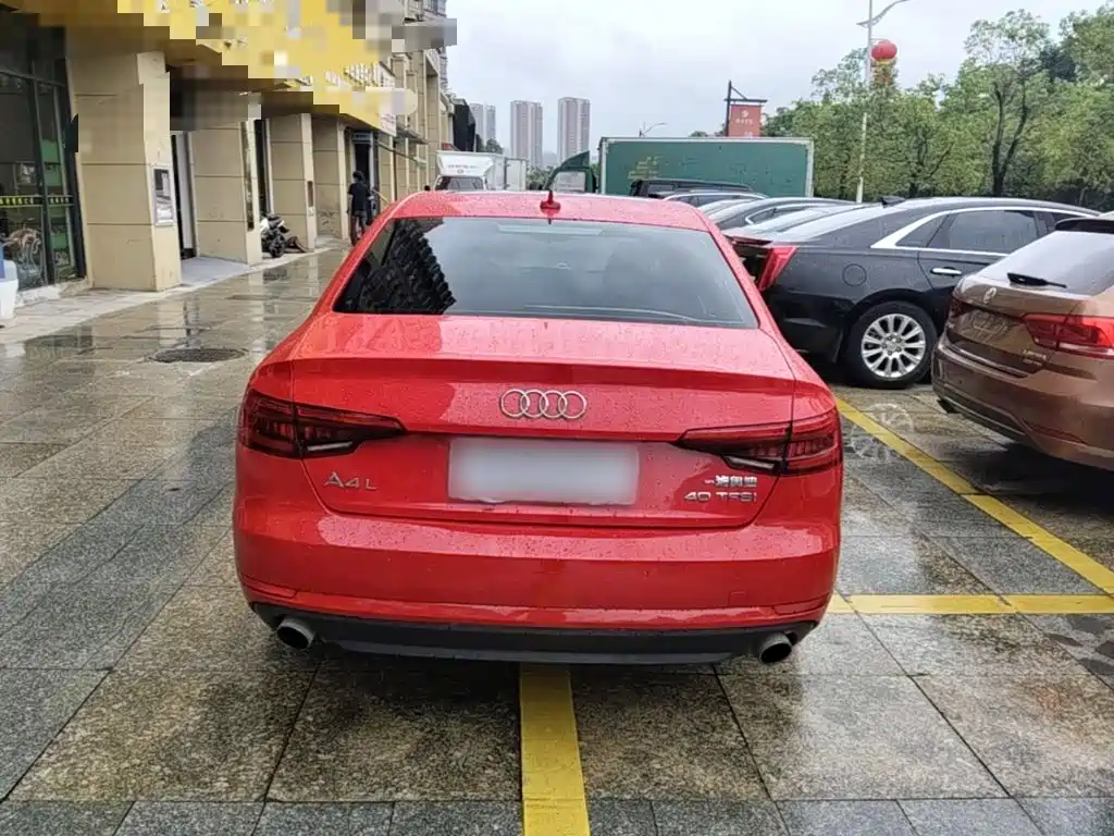 Фото 6 - Audi A4L