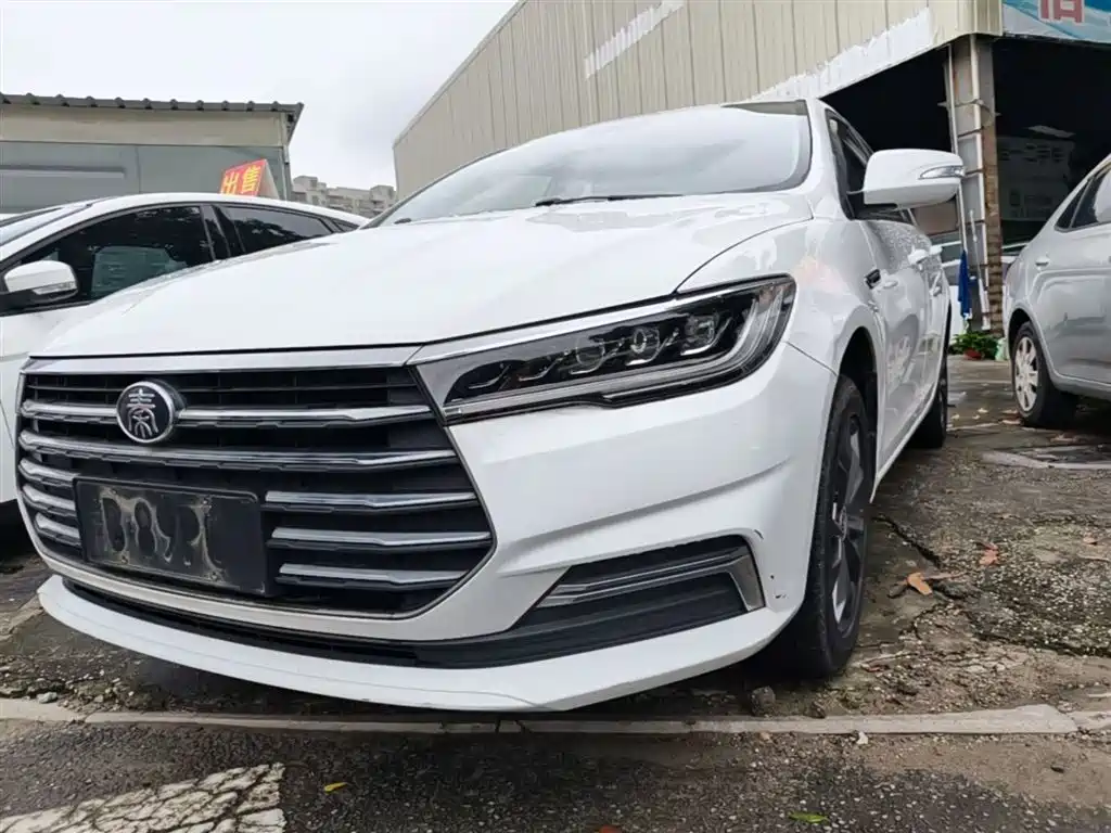 BYD Qin 2019 1.5L Automatic Luxury Edition фото 24