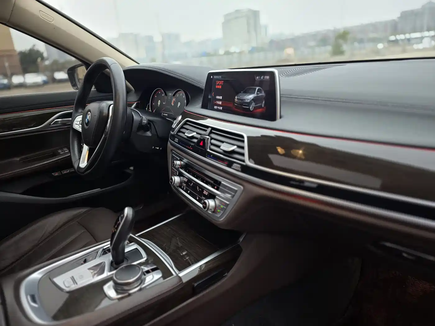 BMW 7 Series 2016 730Li Leading фото 9
