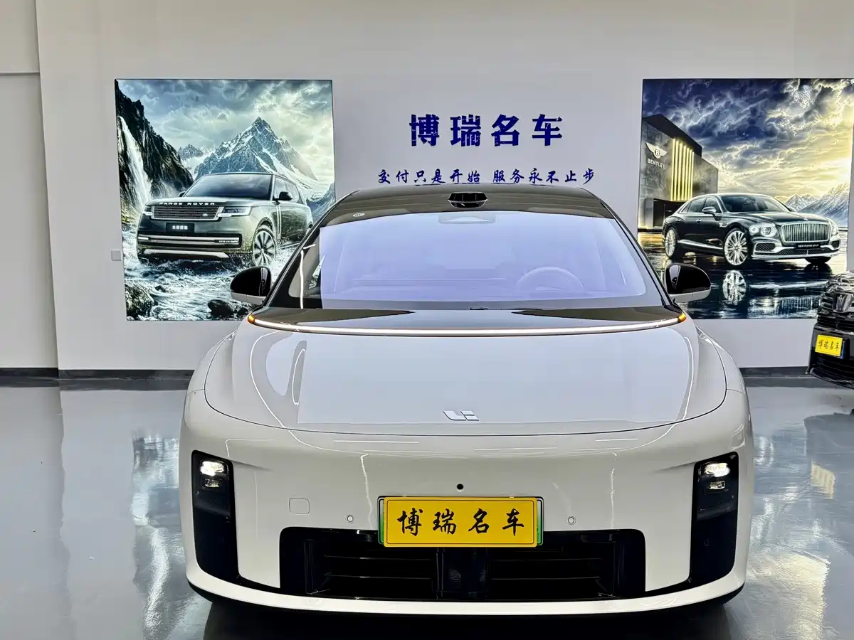 Фото 2 - Li Auto Li i8