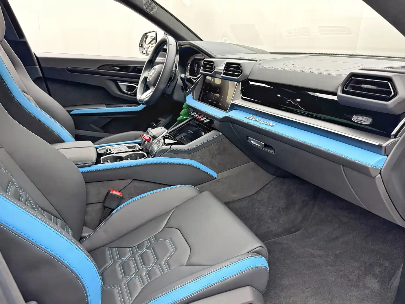 Lamborghini Urus SE 2026 2025 4.0T Standard Edition