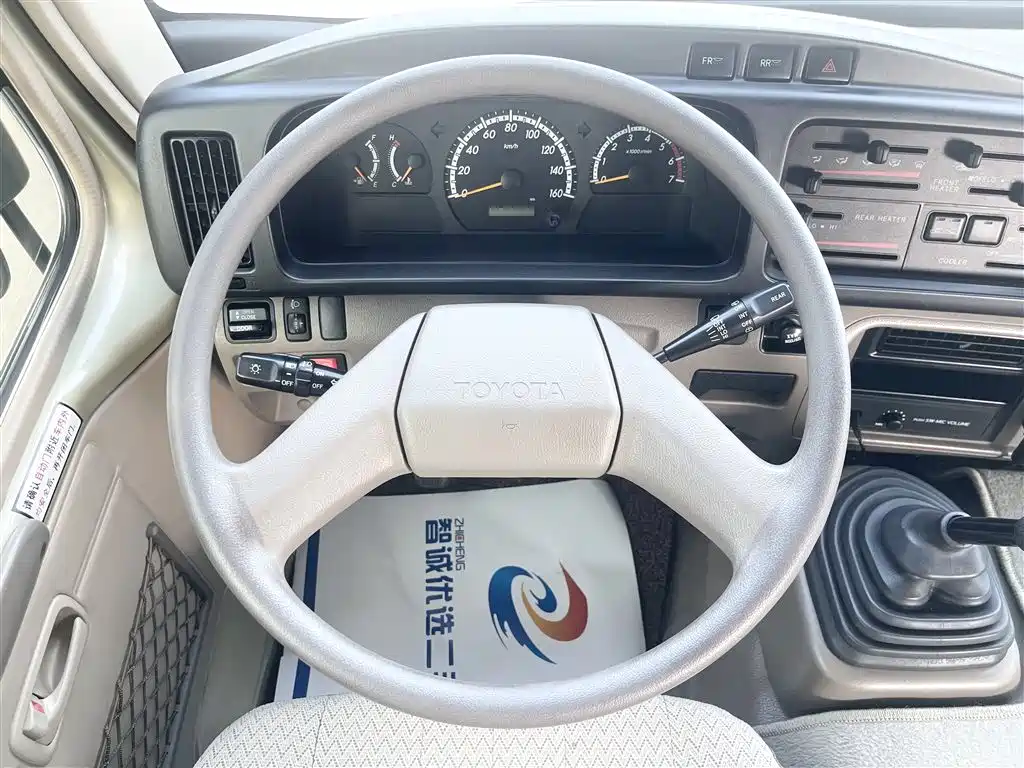 Toyota Coaster 2015 4.0L Premium Bus GRB53L-ZCMSK 20-seater фото 5