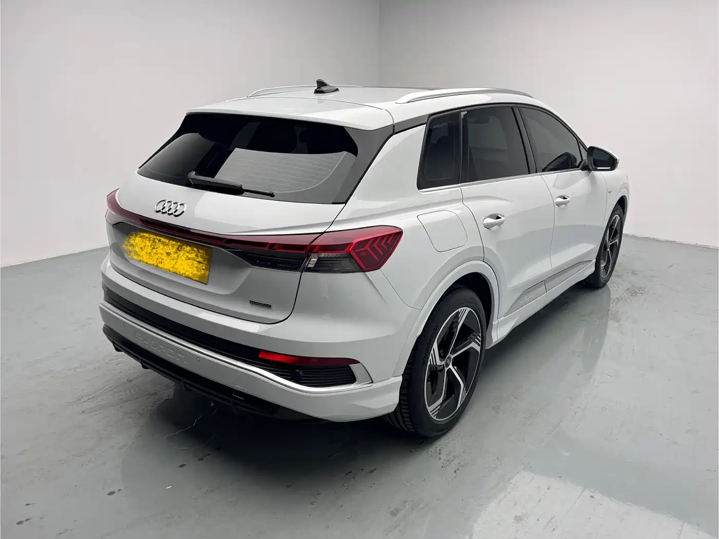 Audi Q4 e-tron 2022 50 e-tron quattro Innovation Edition фото 4