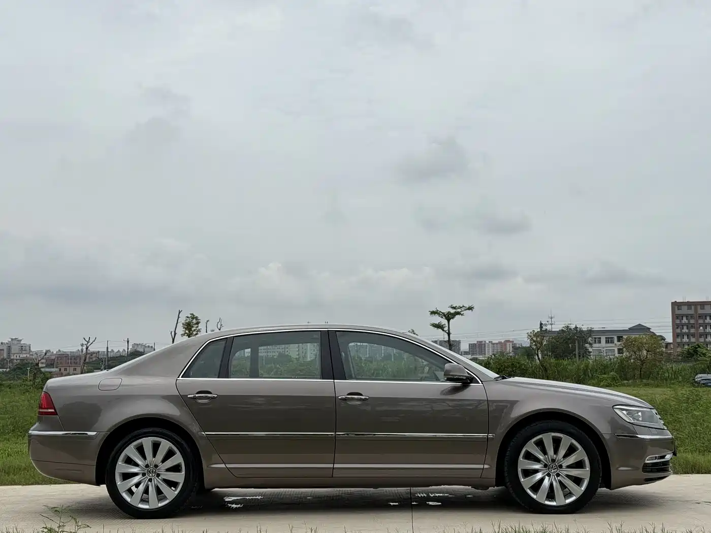 Volkswagen Phaeton 2012 2011 3.6L V6 4-seat Long Wheelbase Individual