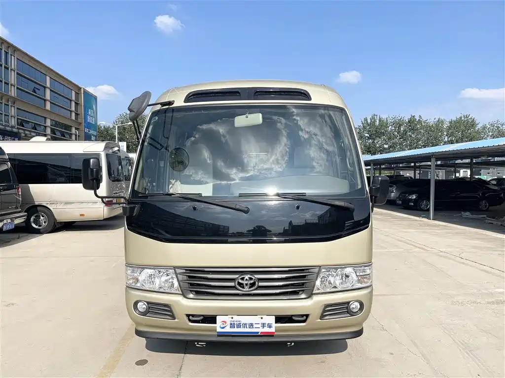 Toyota Coaster 2015 4.0L Premium Bus GRB53L-ZCMSK 20-seater фото 2
