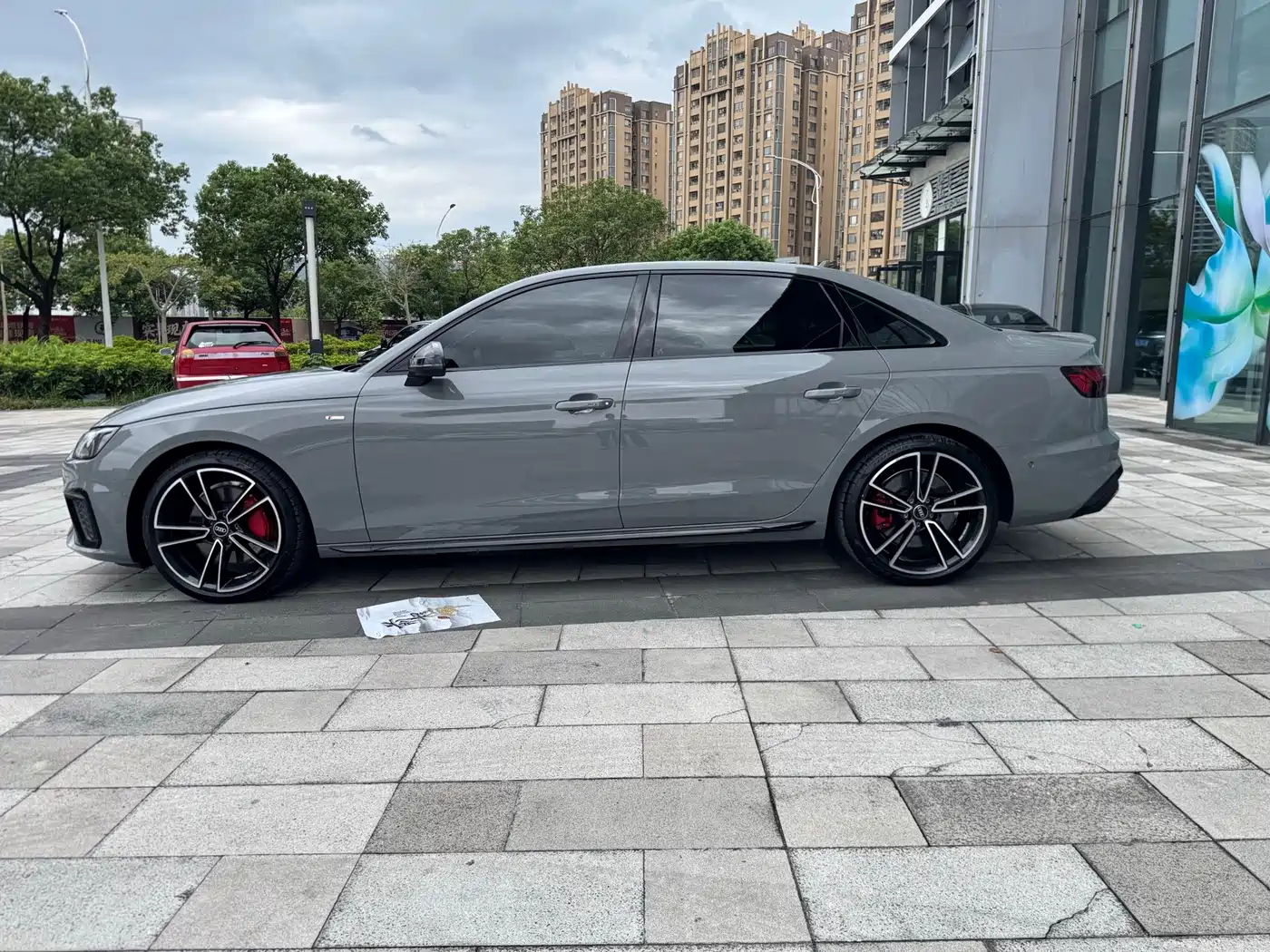 Фото 18 - Audi A4L