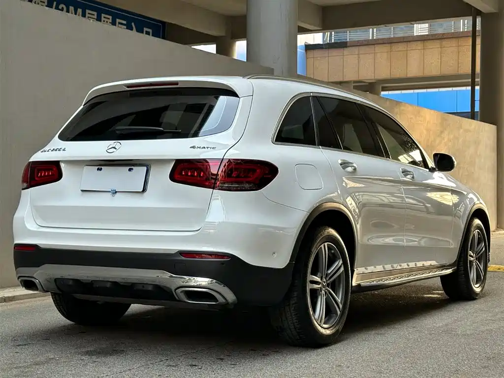 MERCEDES-BENZ GLC