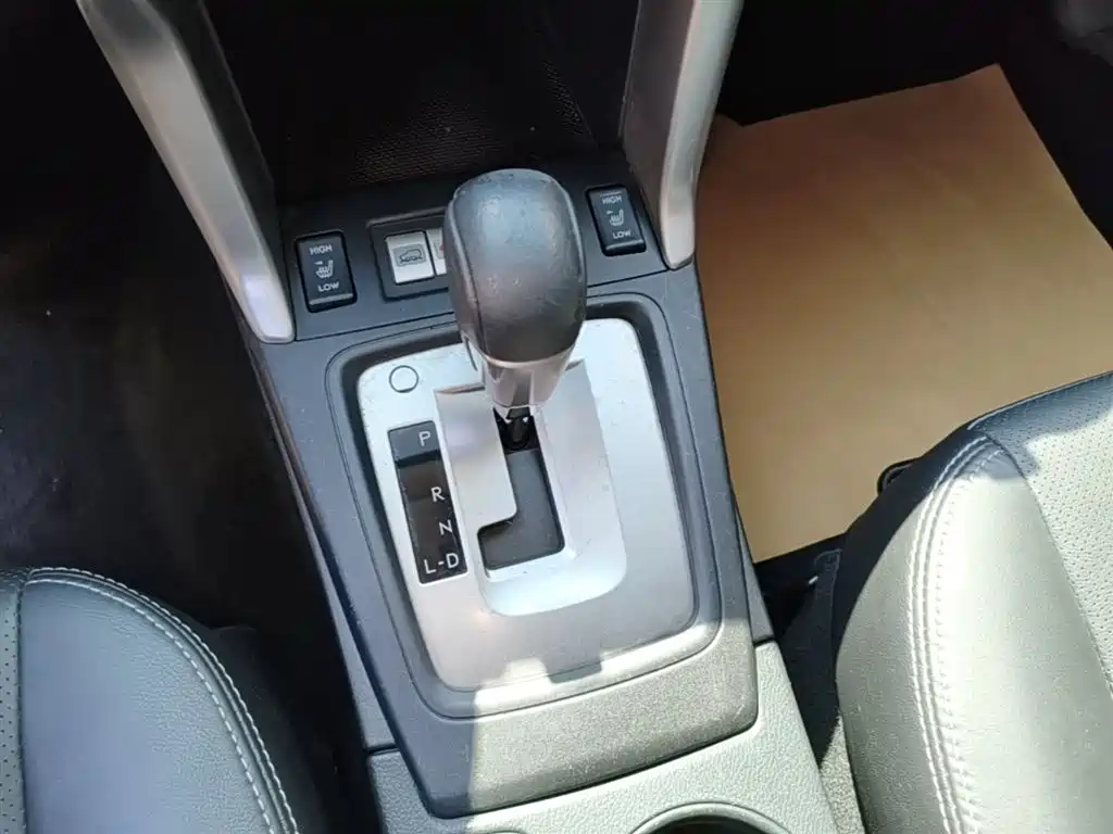 Subaru Forester 2013 2.0i Automatic Luxury Edition фото 10