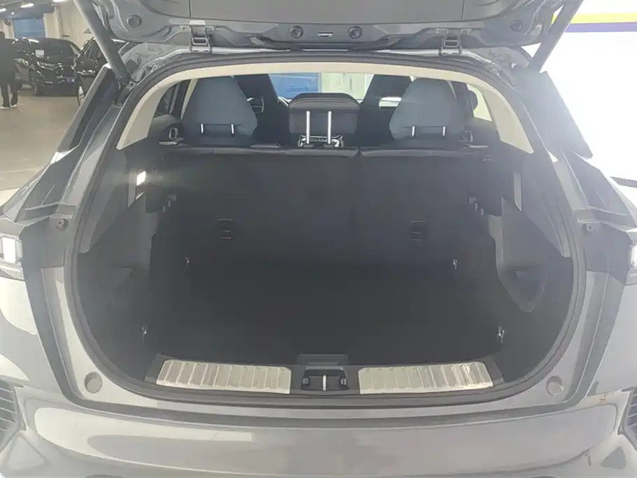 Lynk & Co 06 2020 1.5T Halo фото 4