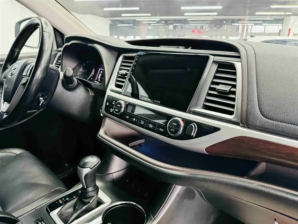 Toyota Highlander 2017 2.0T 4WD Ultimate 7-Seater фото 28
