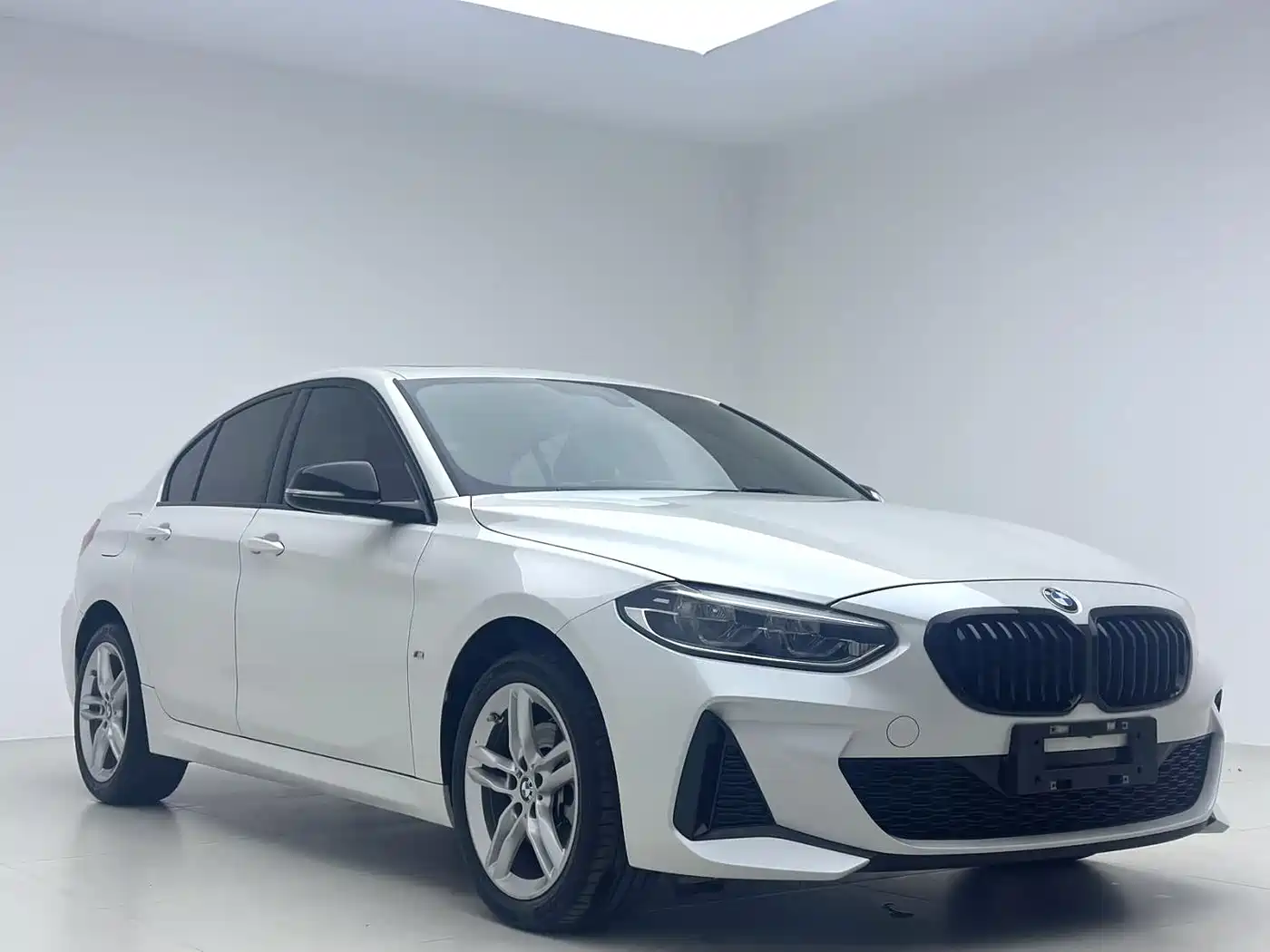 BMW 1 Series 2021 Facelift 120i M Sport Shadow Edition фото 3