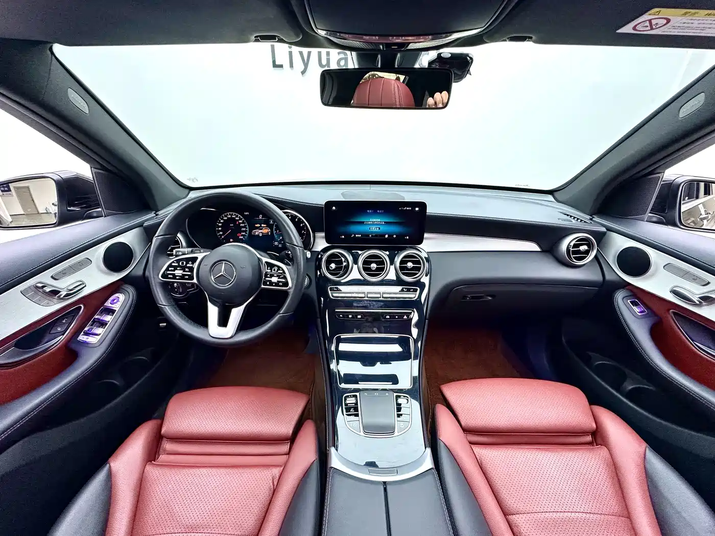 Mercedes-Benz GLC 2022 Facelift GLC 260 L 4MATIC Luxury Model фото 10