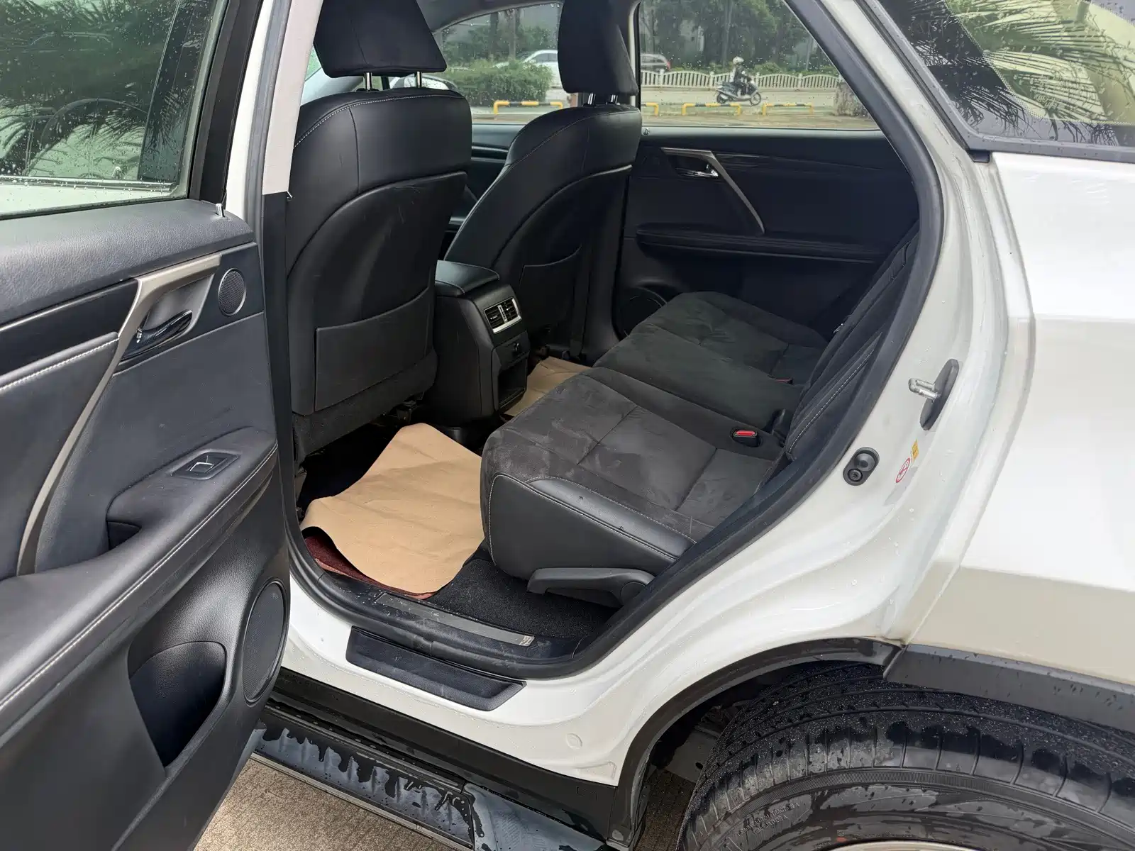 Фото 6 - Lexus RX