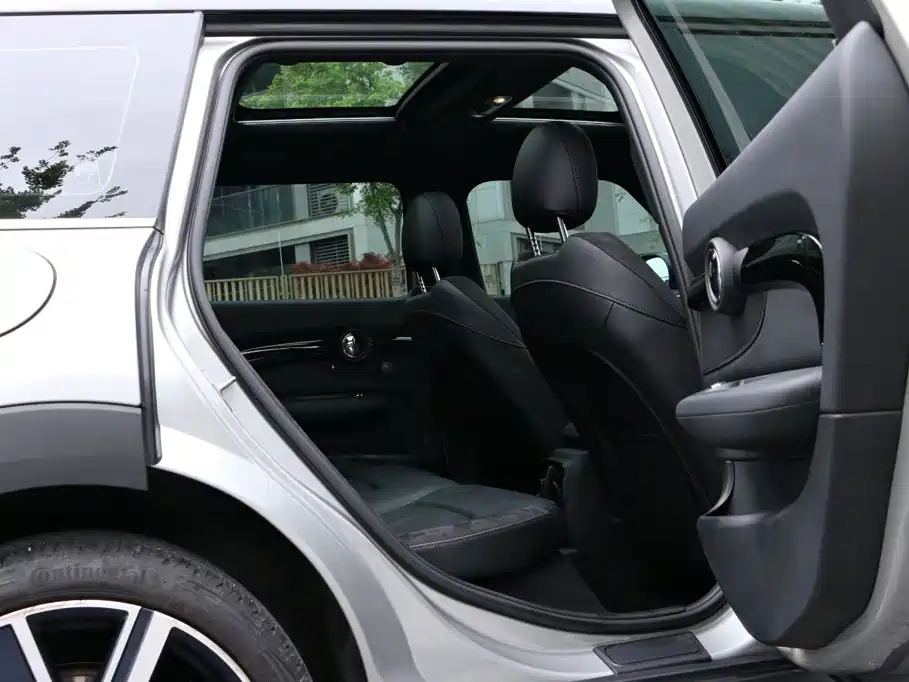 MINI CLUBMAN 2023 2023 Facelift 2.0T COOPER S Connoisseur